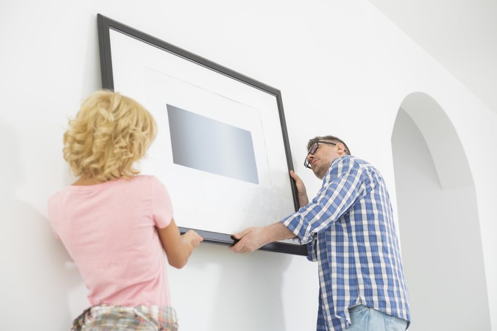 Picture Hanging Services in Dubai